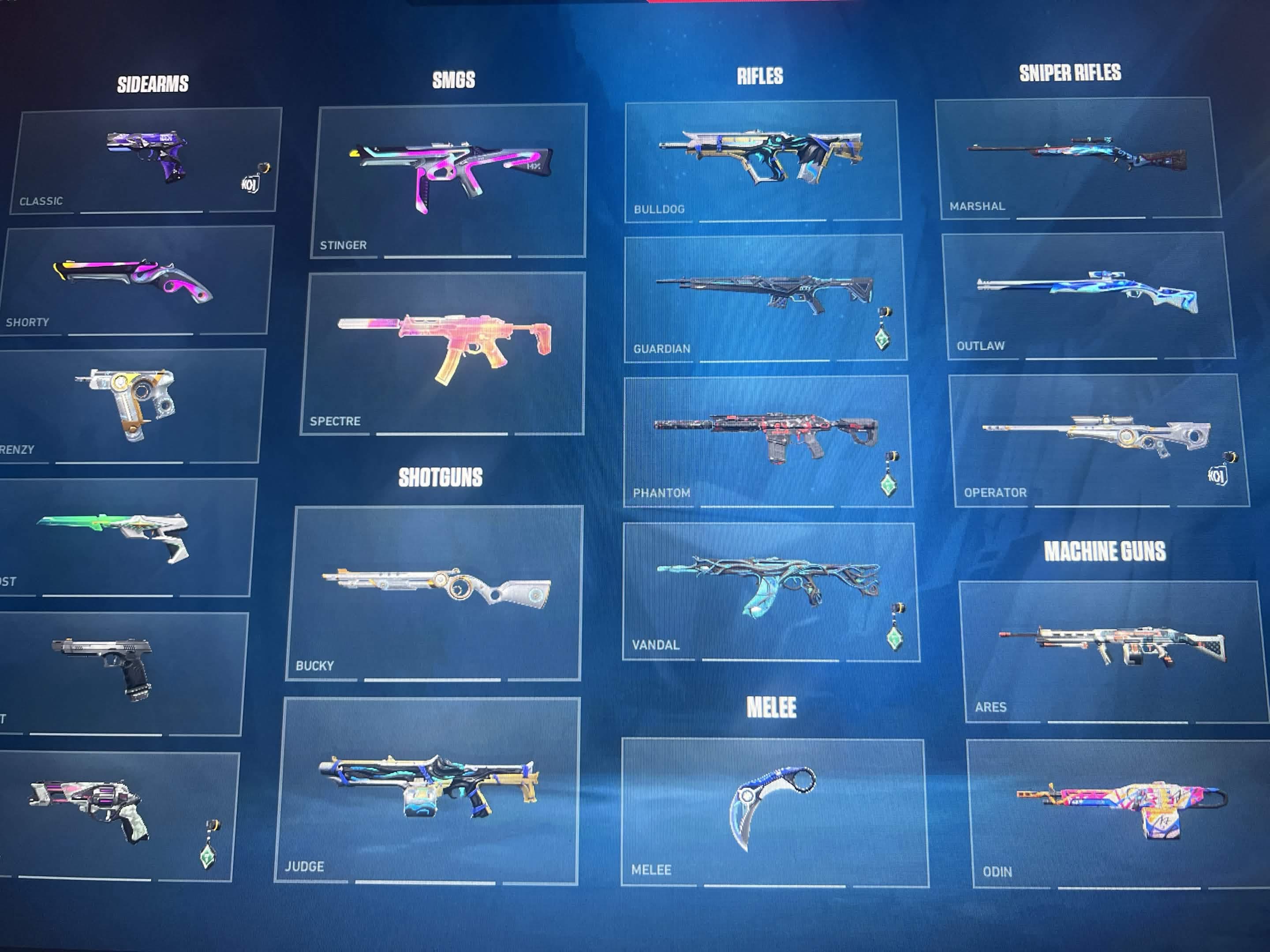 PC | Ascendant Peak | Champions 2023 Kunai + Vandal | 40 Skins - Image 1